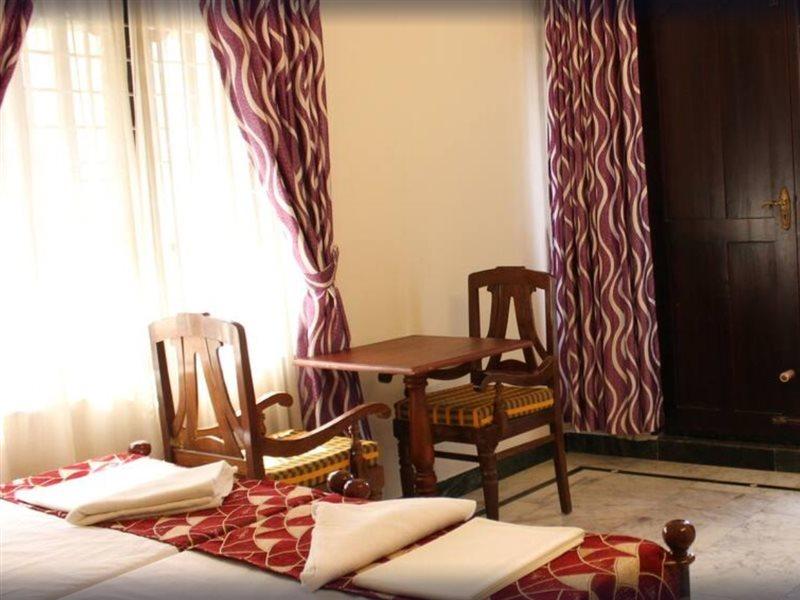 Hotel White Rose Kochi Esterno foto