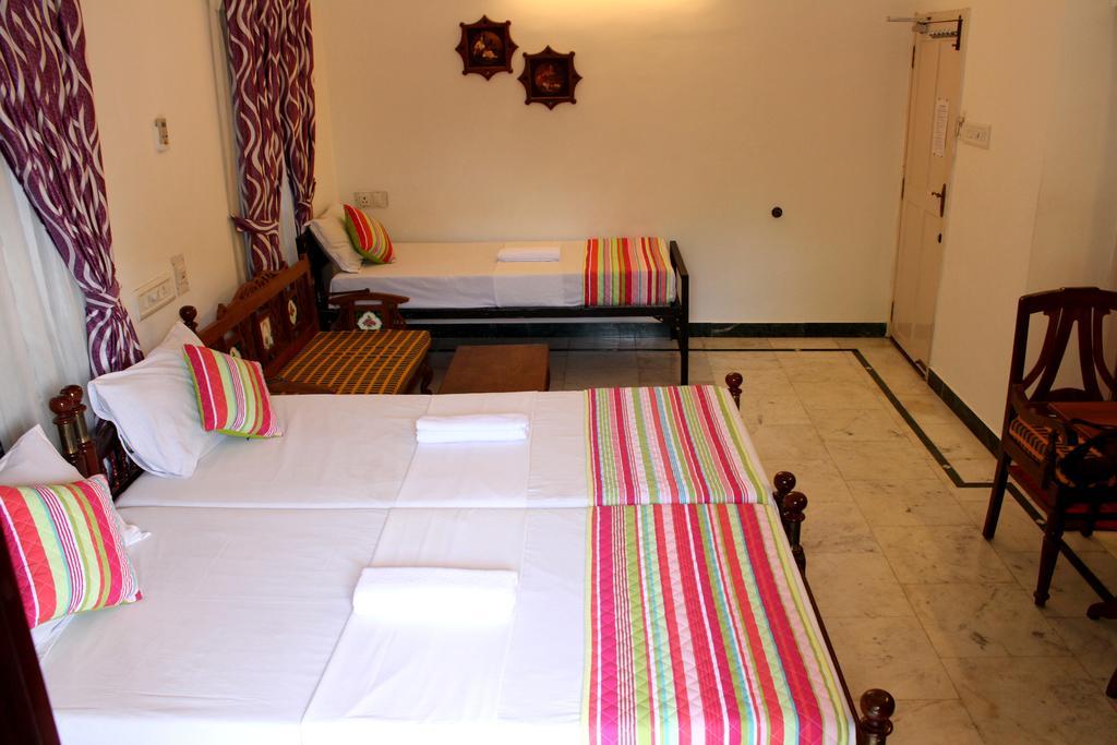 Hotel White Rose Kochi Esterno foto