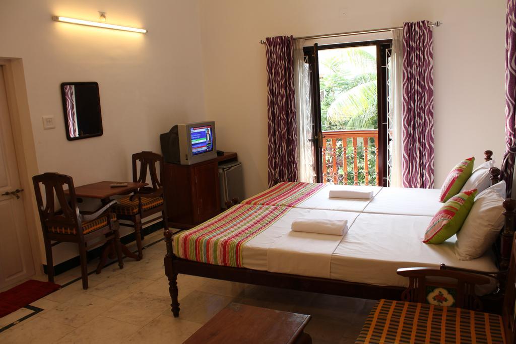 Hotel White Rose Kochi Esterno foto