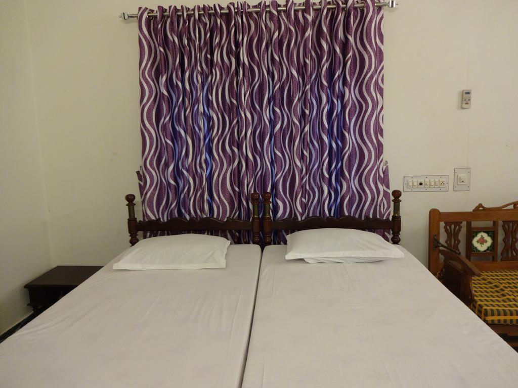 Hotel White Rose Kochi Esterno foto