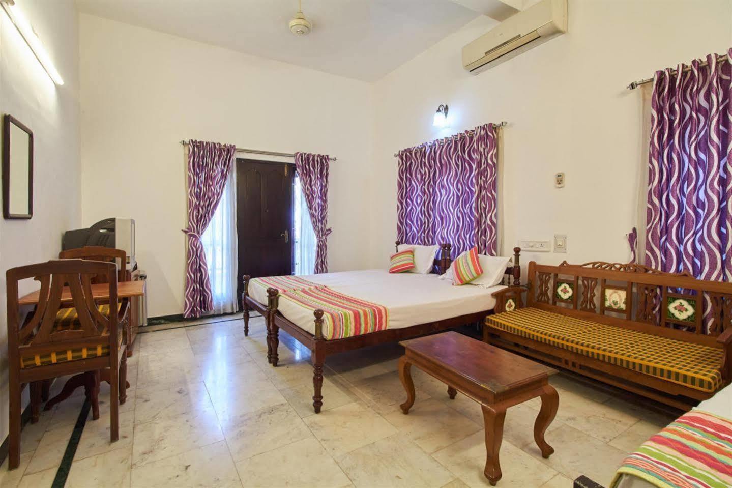 Hotel White Rose Kochi Esterno foto