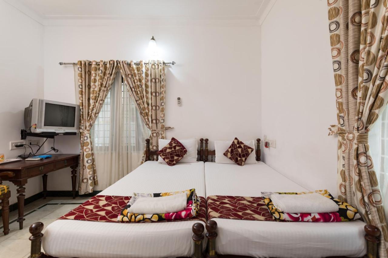 Hotel White Rose Kochi Esterno foto