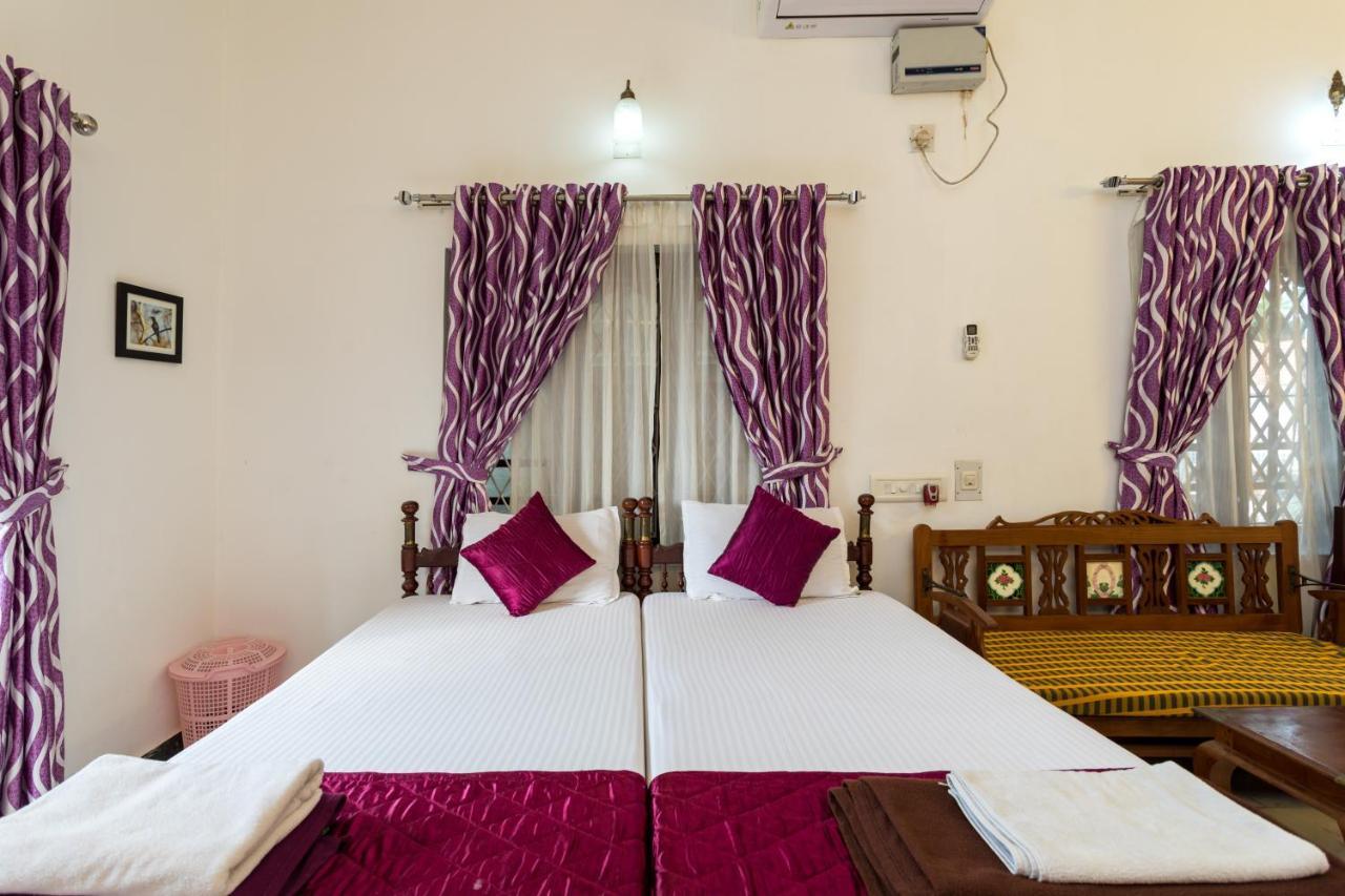 Hotel White Rose Kochi Esterno foto