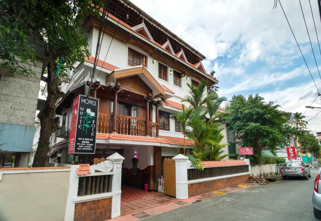 Hotel White Rose Kochi Esterno foto